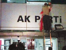 AK Parti binası işgal edildi!