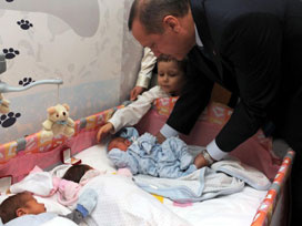 Başbakan Erdoğan'dan bebek ziyareti